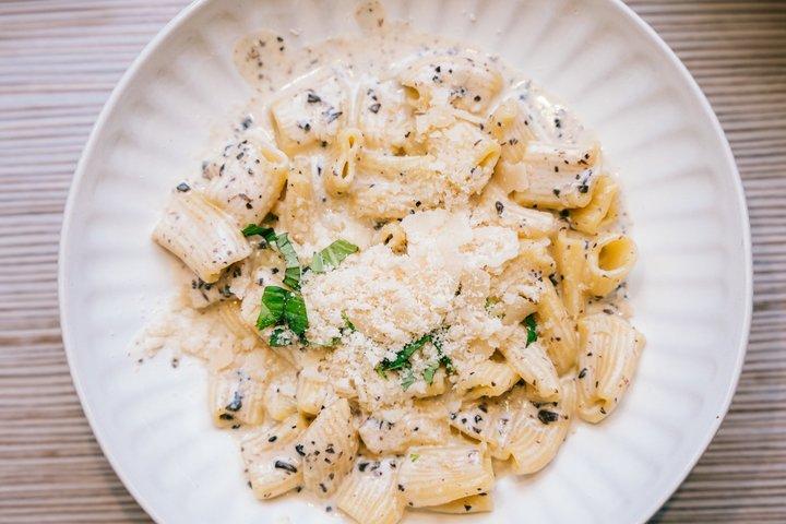 パリ テオ ボート セーヌ川イタリアン トラットリア スタイル ディナー クルーズ