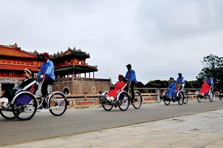 Ciclo Hue City Tour e cruzeiro de barco com jantar