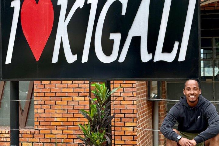 Kigali City Tour: Historie, kunst og lokale højdepunkter.