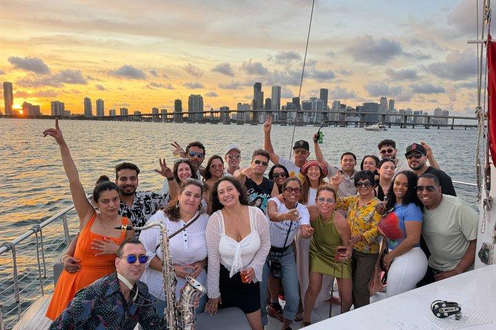 Cruzeiro Ultimate Miami Luxury Sunset Party