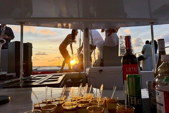 Cruzeiro Ultimate Miami Luxury Sunset Party