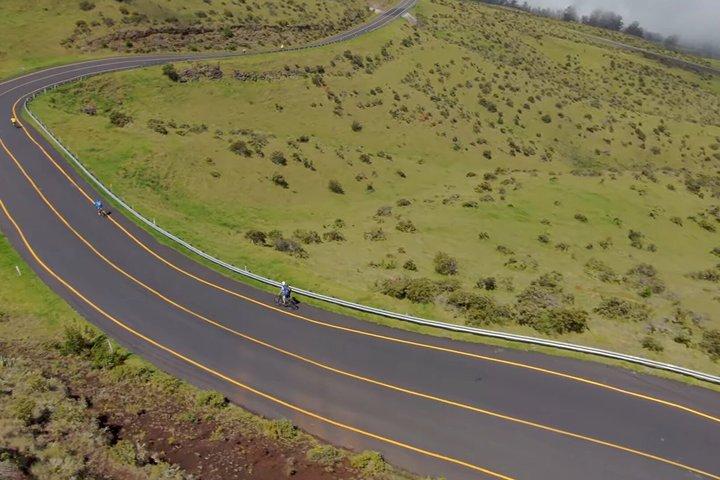ガイド付きハレアカラ・ダウンヒル・バイクツアー(マウイ・サンライダーズ)