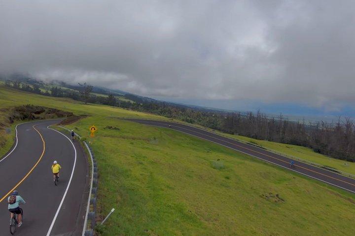 ガイド付きハレアカラ・ダウンヒル・バイクツアー(マウイ・サンライダーズ)