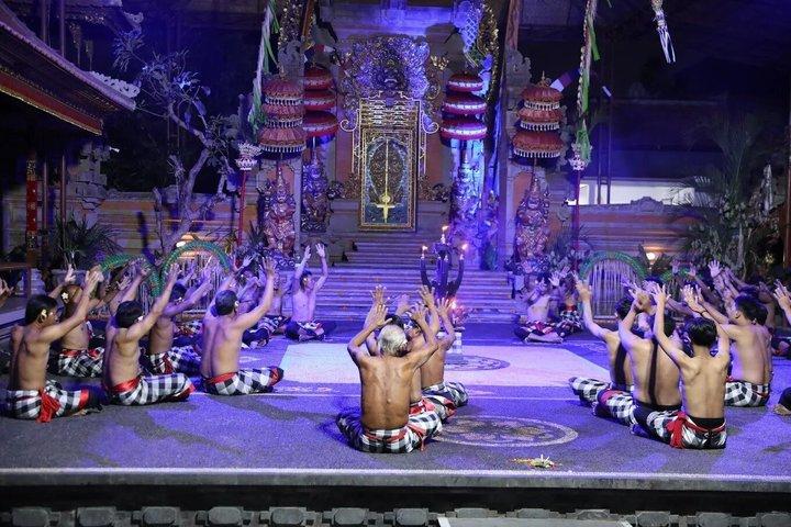 ウブドケチャファイヤーダンスショー in テンプルシアター