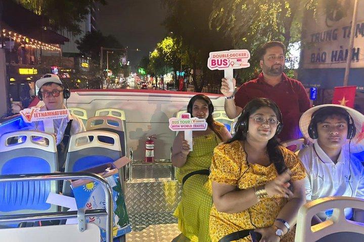 Dubbeldekker bus Sai Gon Ho Chi Minh stad (gratis gebak, water)