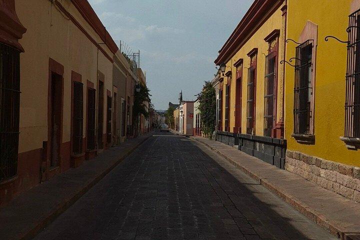 Historical Tour in Querétaro Hidden Author Experience