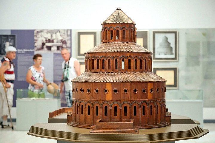 エレバンからの8〜9時間のエヒミアジン、ズヴァルトノッツ、ガルニ、ゲハルトのプライベート旅行