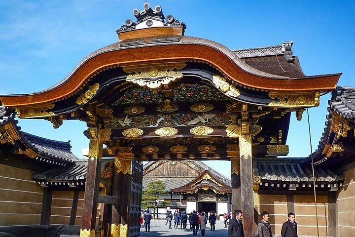金閣寺嵐山と二条城日帰りツアー