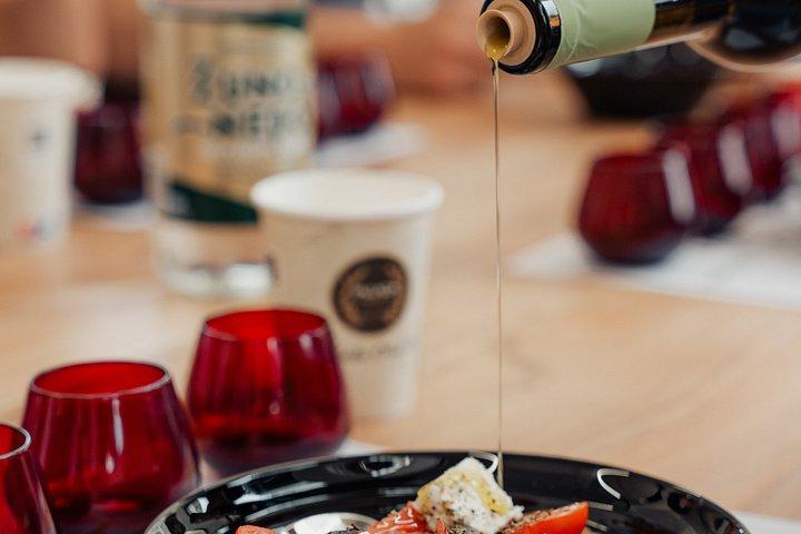 Athens: Guided Olive Oil Tour with Tasting & Snacks