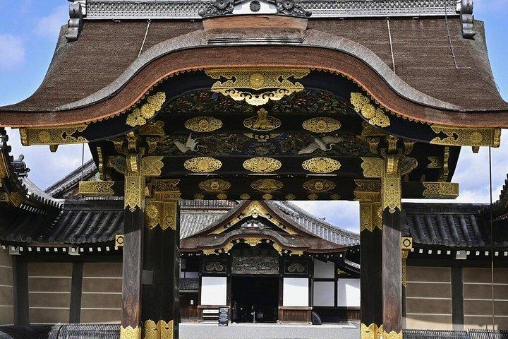 金閣寺嵐山と二条城日帰りツアー