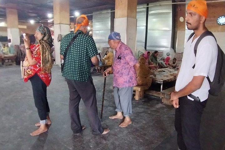 プライベートアムリトサルツアー：ゴールデンテンプル、ジャリアンワラ、ワガ国境