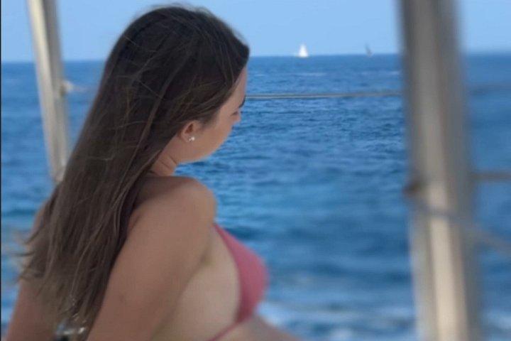 デニア発、イスラ・ポルティチョル島行きカタマラン船でのランチと海水浴付き日帰り旅行