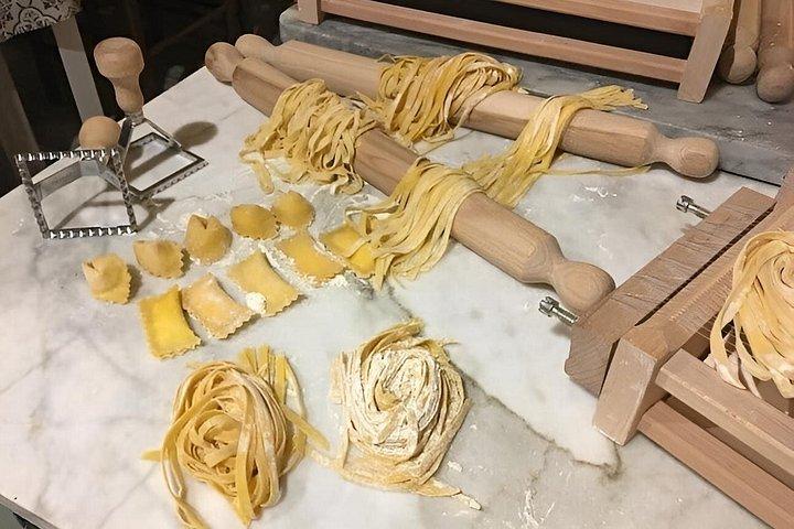 Florence Pasta and Wine Workshop near Ponte Vecchio