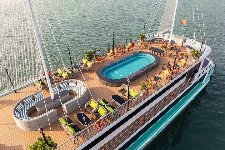 ハノイ：ラ・カスタ5－カヤックで行くスターハロン湾クルーズ、サンセットパーティー
