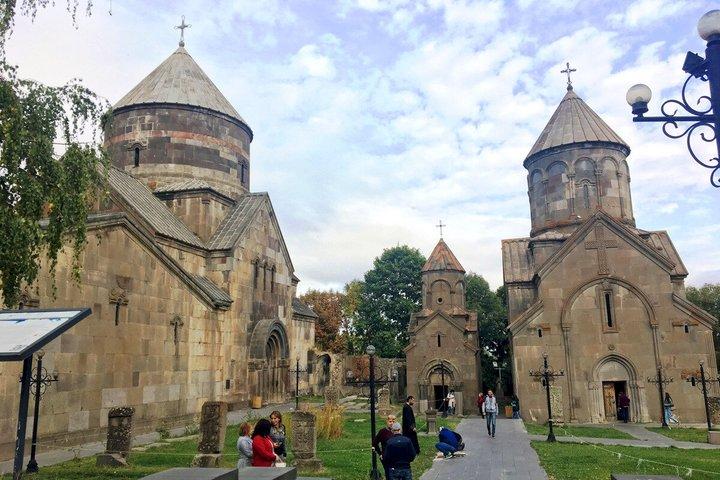 Tour privado a Tsaghkadzor, Lago Sevan, Sevanavank, Dilijan, Haghartsin