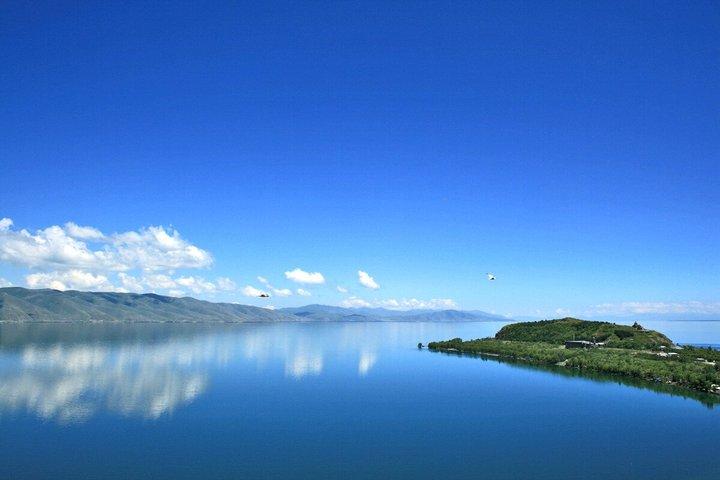 Tour grupal: lago Sevan (Sevanavank), Dilijan (Goshavank, Haghartsin)