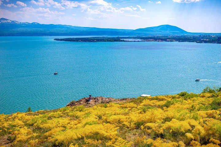 Tour privado a Tsaghkadzor, Lago Sevan, Sevanavank, Dilijan, Haghartsin