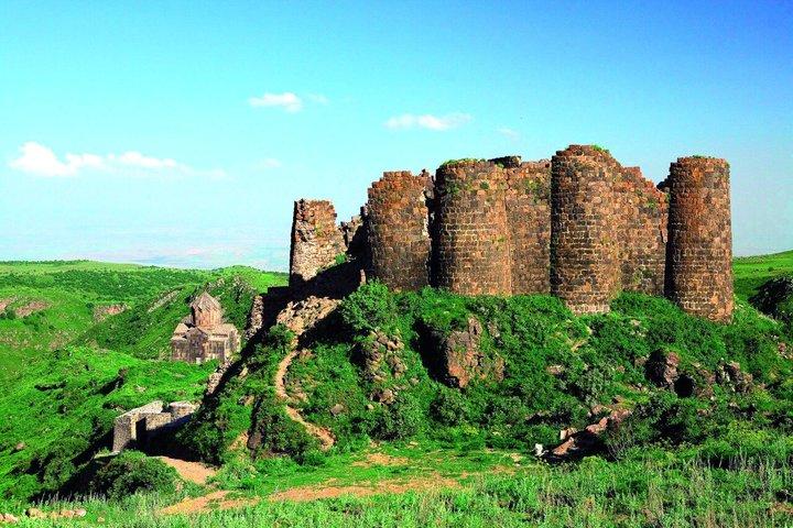 Visite privée à Aragats-Lac Kari - Monument de l'alphabet arménien - Forteresse d'Amberd