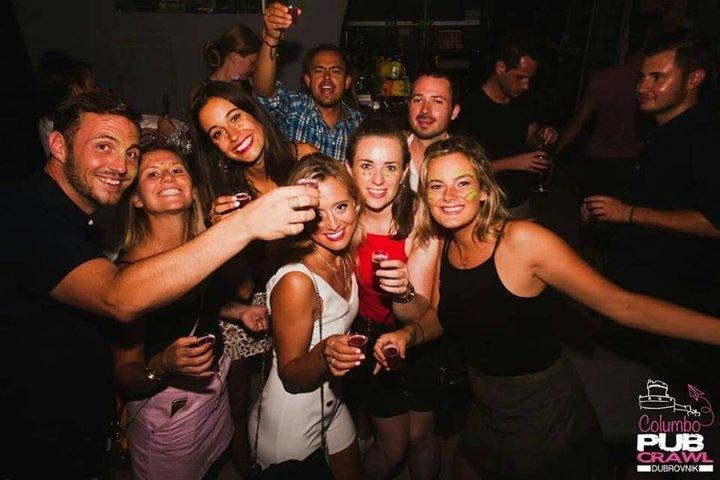 Columbo Pub Crawl Pula Nachtleven Avontuur