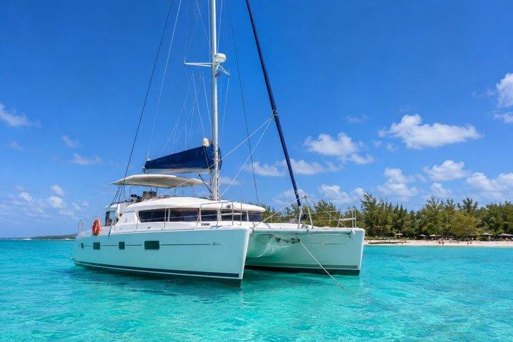 Excursion en catamaran à l'île Aux Cerfs avec déjeuner et transfert