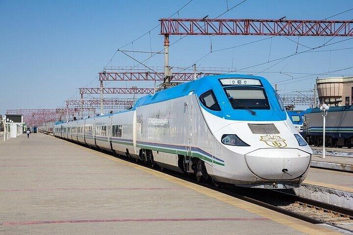 アフロシヨブ高速鉄道チケット-保証付きパス