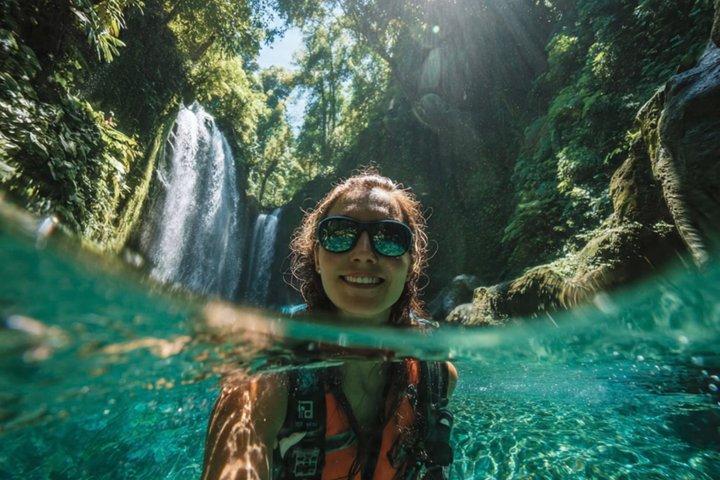 Aling-Aling Cascata Cliff Jumping & scivolo d'acqua naturale