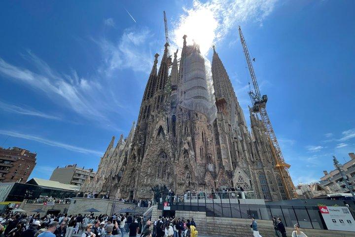 Excursão Sagrada Família com Guia Especialista Local