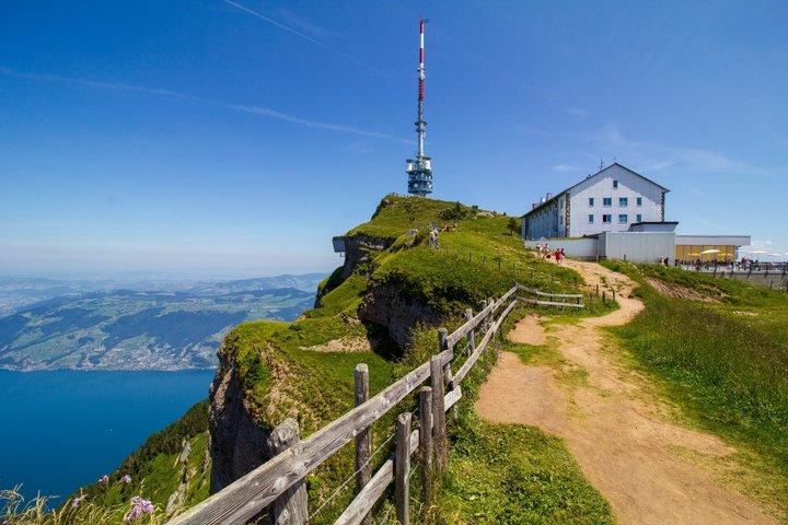 バーゼル発リギ山とルツェルン湖小グループ日帰りツアー