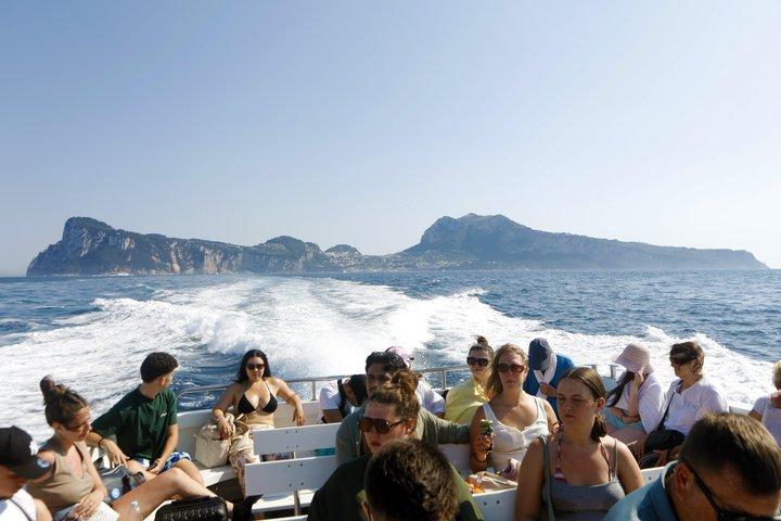 Excursion d'une journée en croisière et visite de la ville Capri au départ de Naples