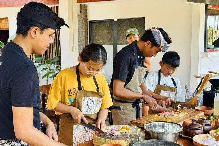 Hands-on Bali autentiske balinesiske madlavning klasseoplevelse