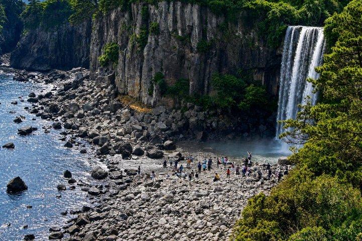 最高の済州島2日間ツアー：ユネスコと必見スポット（東部＆南西部）