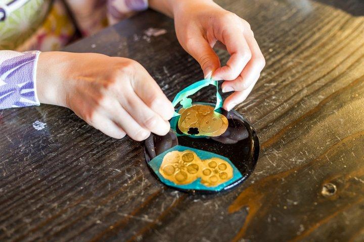 Atelier d'artisanat de feuilles d'or de Kanazawa dans le district de Higashi Chaya