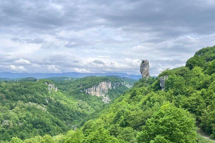 Kutaisi: Führung durch Chiatura-Seilbahnen und Katskhi-Säule