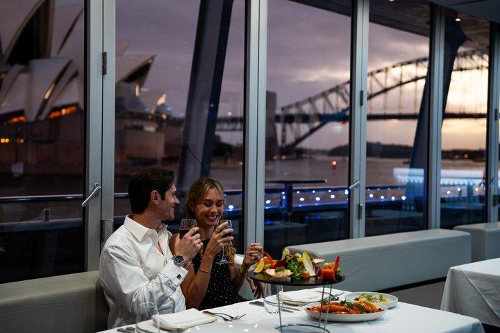 Sydney Harbour: Glass Boat Dinner Cruise