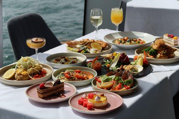 Sydney Harbour: Glass Boat Dinner Cruise