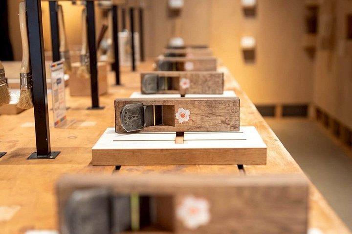 大阪心斎橋で自分だけの箸を作ろう