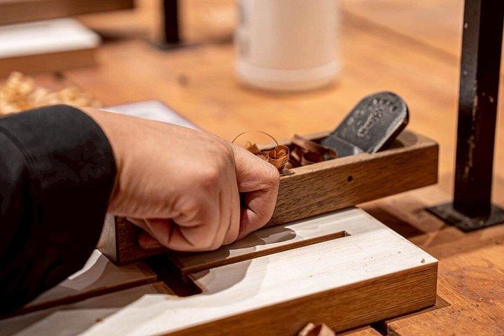 大阪心斎橋で自分だけの箸を作ろう