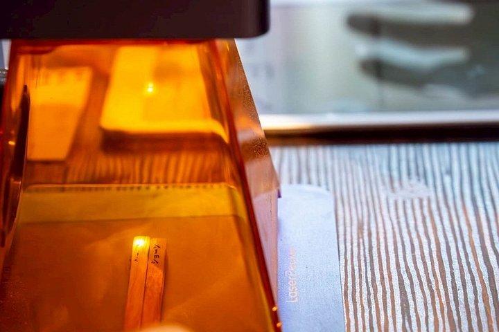 大阪心斎橋で自分だけの箸を作ろう