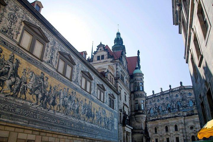 ドレスデン・セルフガイド・ウォーキングツアー灰から金へ
