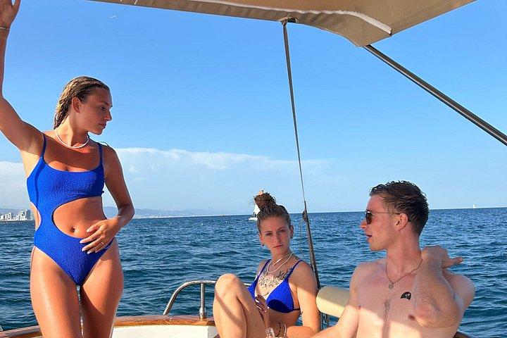 Private Classic Boat Tour in Barcelona