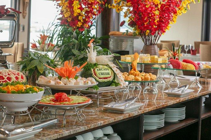 Hanoi : 2D1N Arcady Boutique 1泊ハロン湾クルーズ＆食事