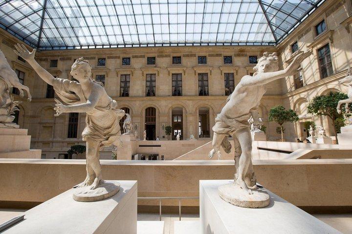 Louvre Museum & Mona Lisa Guided Tour with Reserved Entry