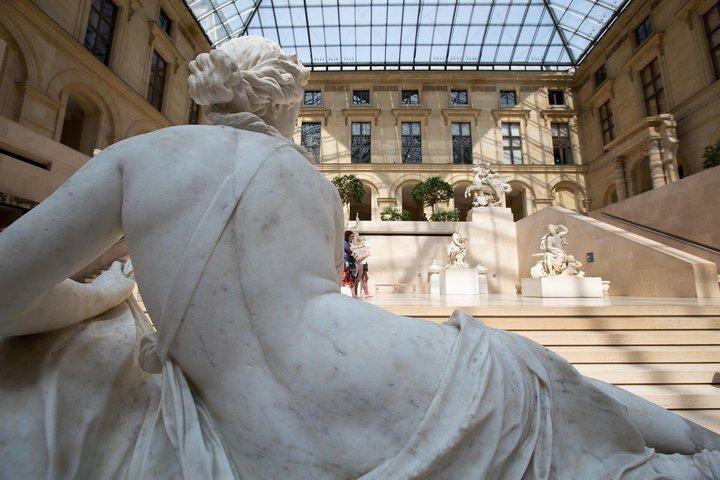 Louvre Museum & Mona Lisa Guided Tour with Reserved Entry