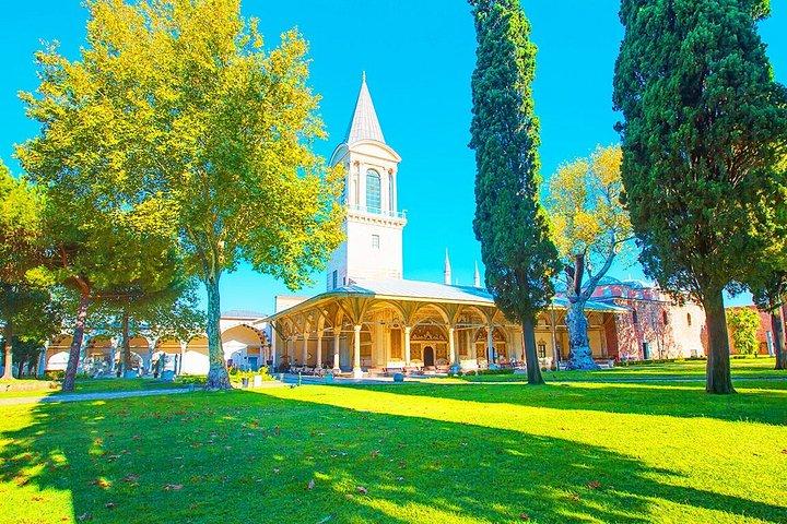 Topkapi Palace Guided Tour with Harem and Skip-the-Line Entry