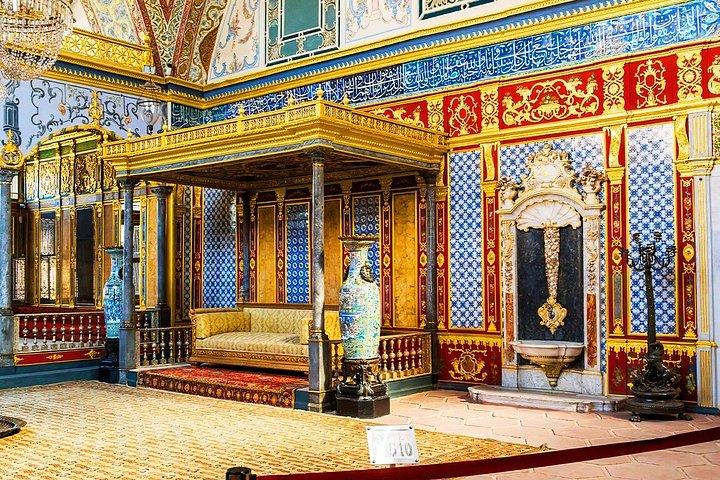 Topkapi Palace Guided Tour with Harem and Skip-the-Line Entry