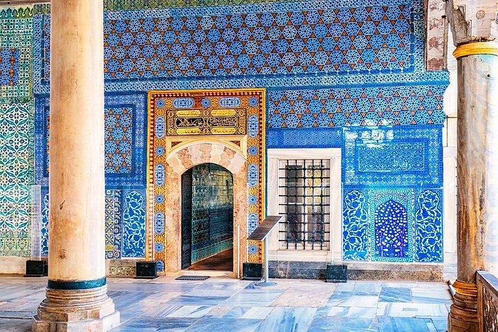 Topkapi Palace Guided Tour with Harem and Skip-the-Line Entry
