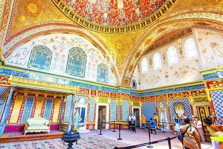 Topkapi Palace Guided Tour with Harem and Skip-the-Line Entry