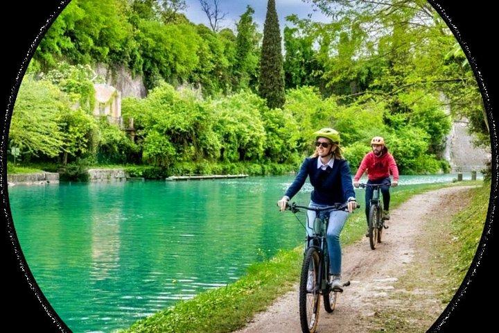 ランチ付きボルゲット・スル・ミンチョへのガルダ湖Eバイクアドベンチャー
