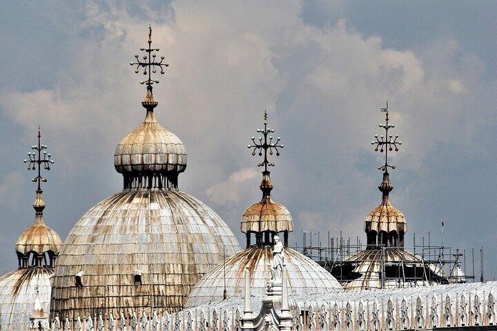Guidede tur i Markusbasilikaen med terrasse og museum