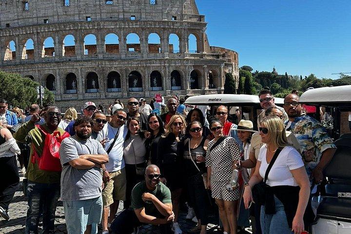 Rome：ゴルフカートでピザと屋台料理でローマを味わう